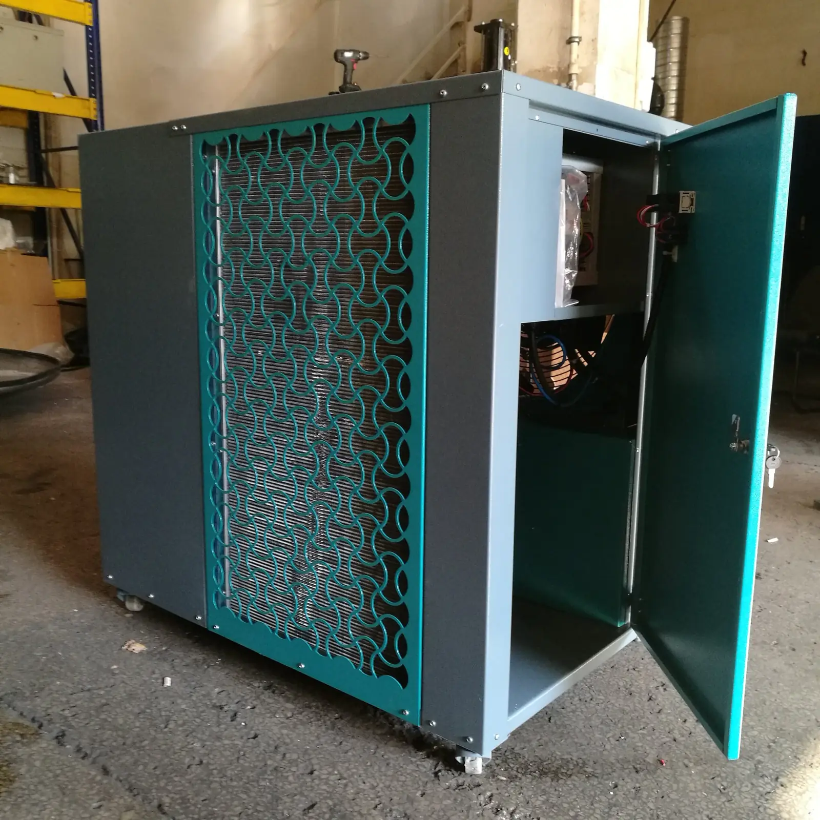 Dostech atölyesinde üretimi tamamlanan chiller